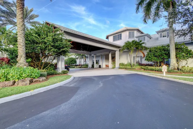$469,500 | 9523 Sandpiper Lane, West Palm Beach, FL 33411