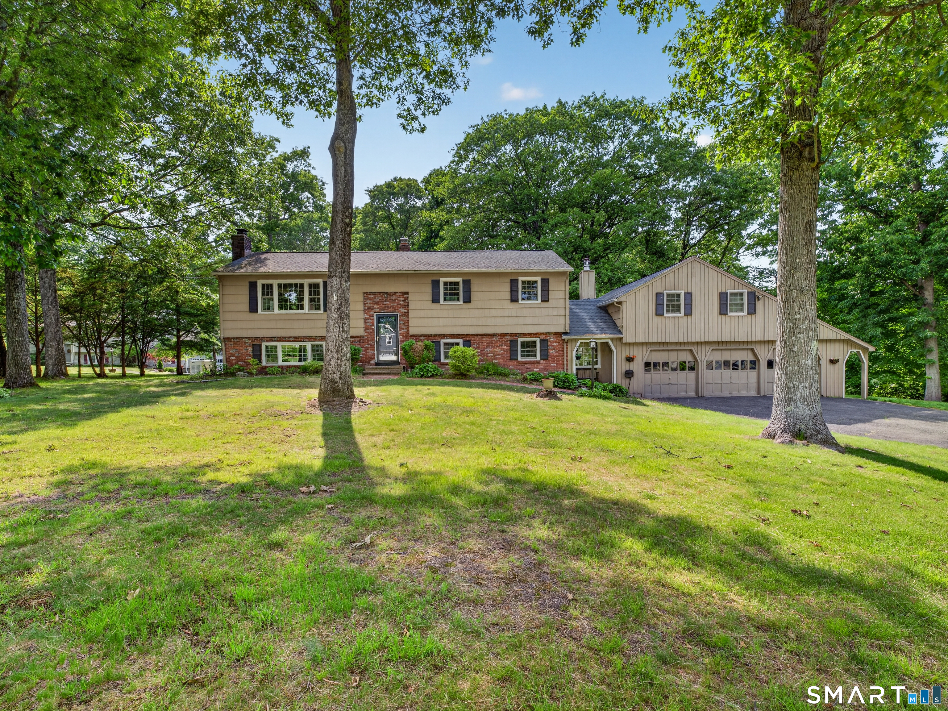 14 Hunters Ridge Road Shelton, CT 06484 - Photo 1 of 39