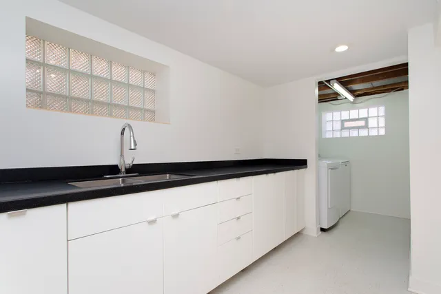 $390,000 | 5154 South Nordica Avenue, Chicago, IL 60638