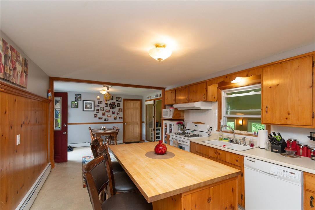 167 Knotty Oak Road Coventry, RI 02816 - Photo 5 of 18 Gallery Image 5