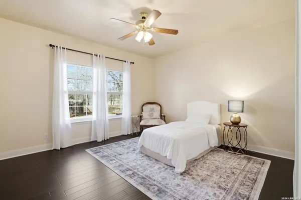 $525,000 | 228 County Road 6864, Natalia, TX 78059