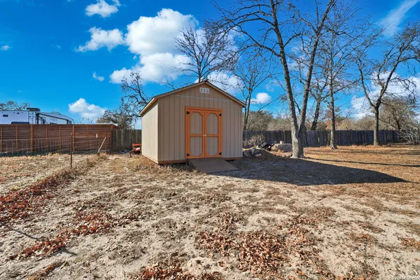 $525,000 | 228 County Road 6864, Natalia, TX 78059