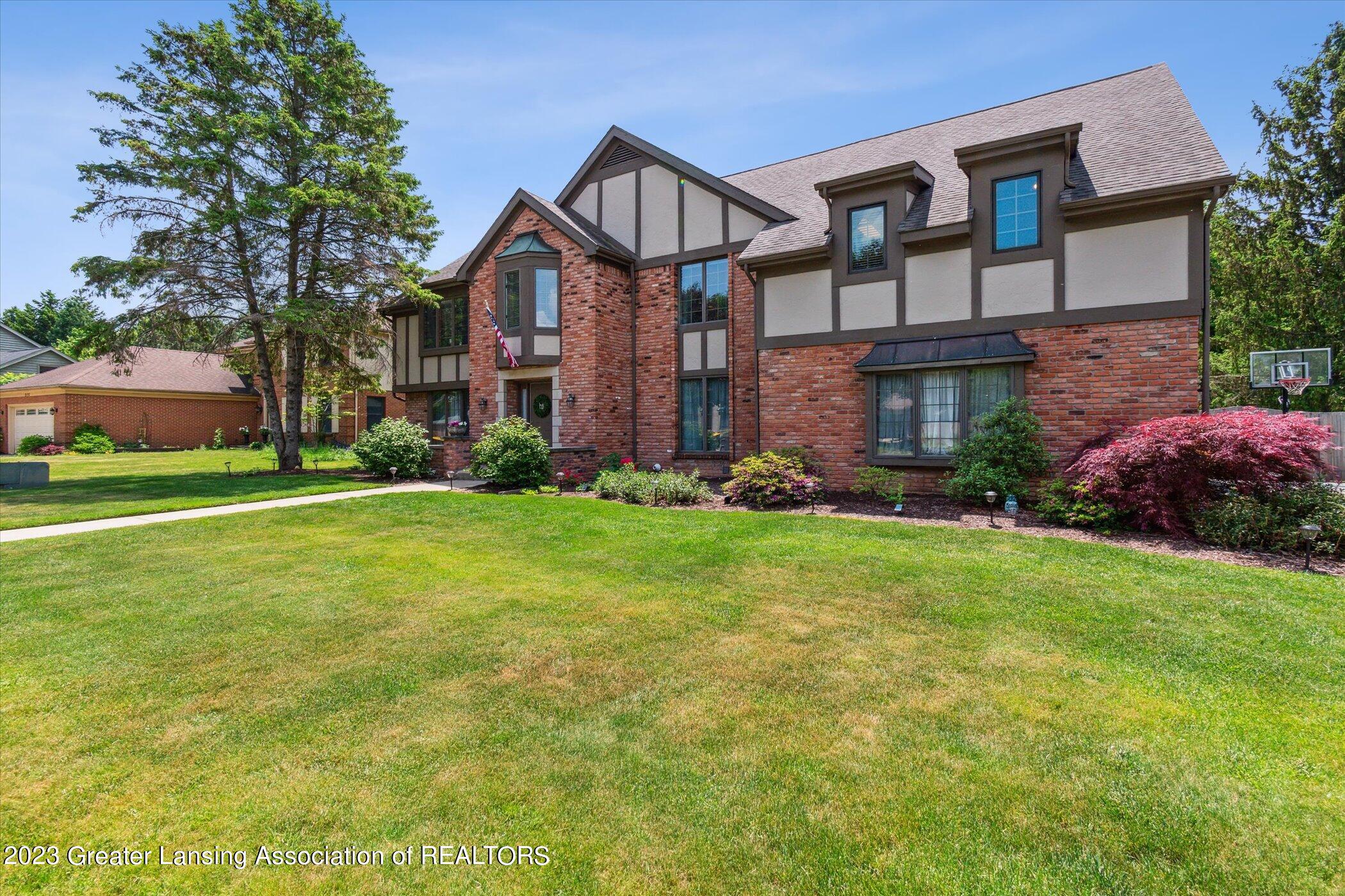 2163 Woodfield Road Okemos, MI 48864 - Photo 6 of 87 06-2163-Woodfield-Rd-Okemos-MI-48864-Win
