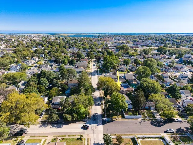 $599,999 | 306 Park Avenue, Freeport, NY 11520