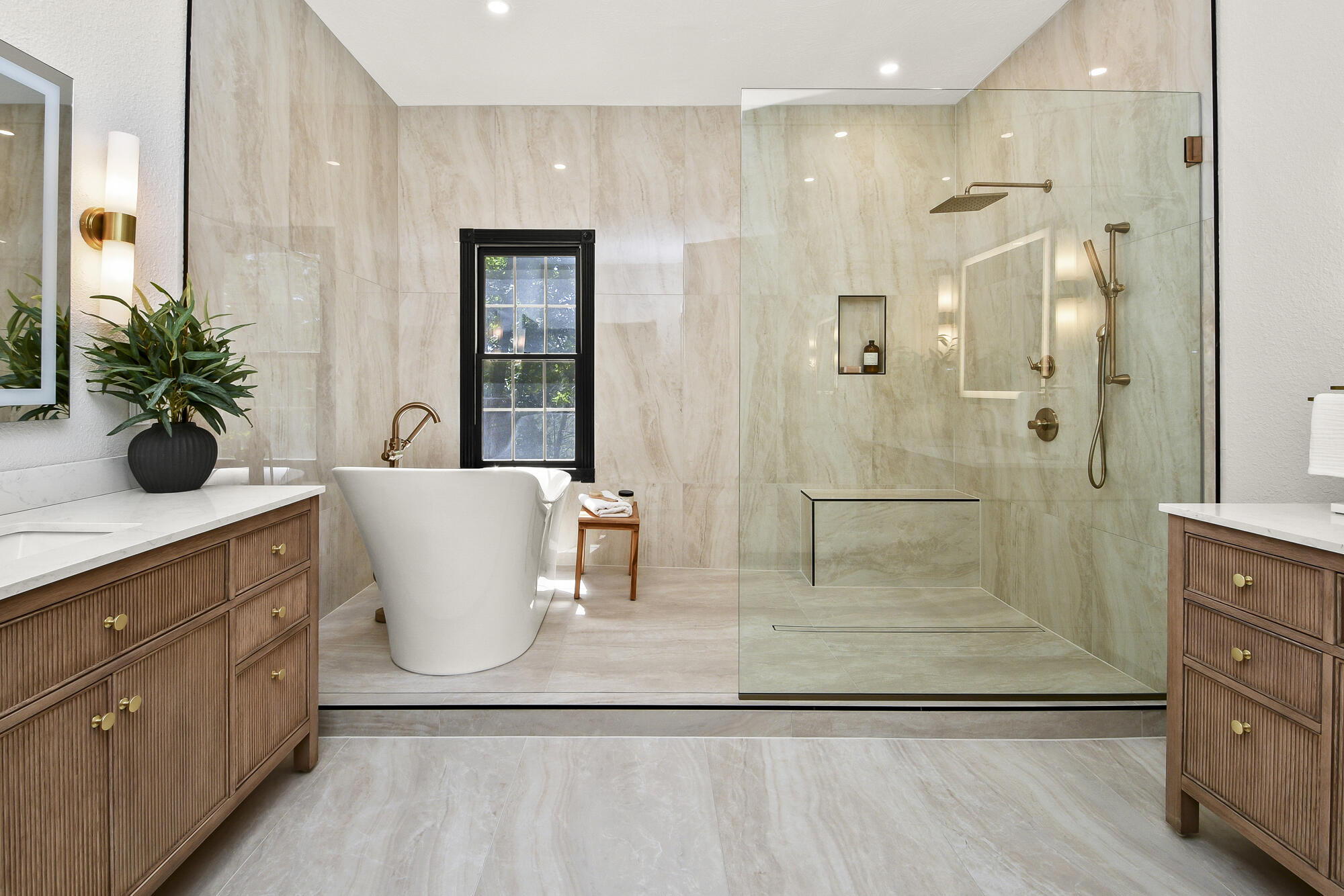 1013 Silvercrest Place Reeds Spring, MO 65737 - Photo 50 of 92 Tub and shower