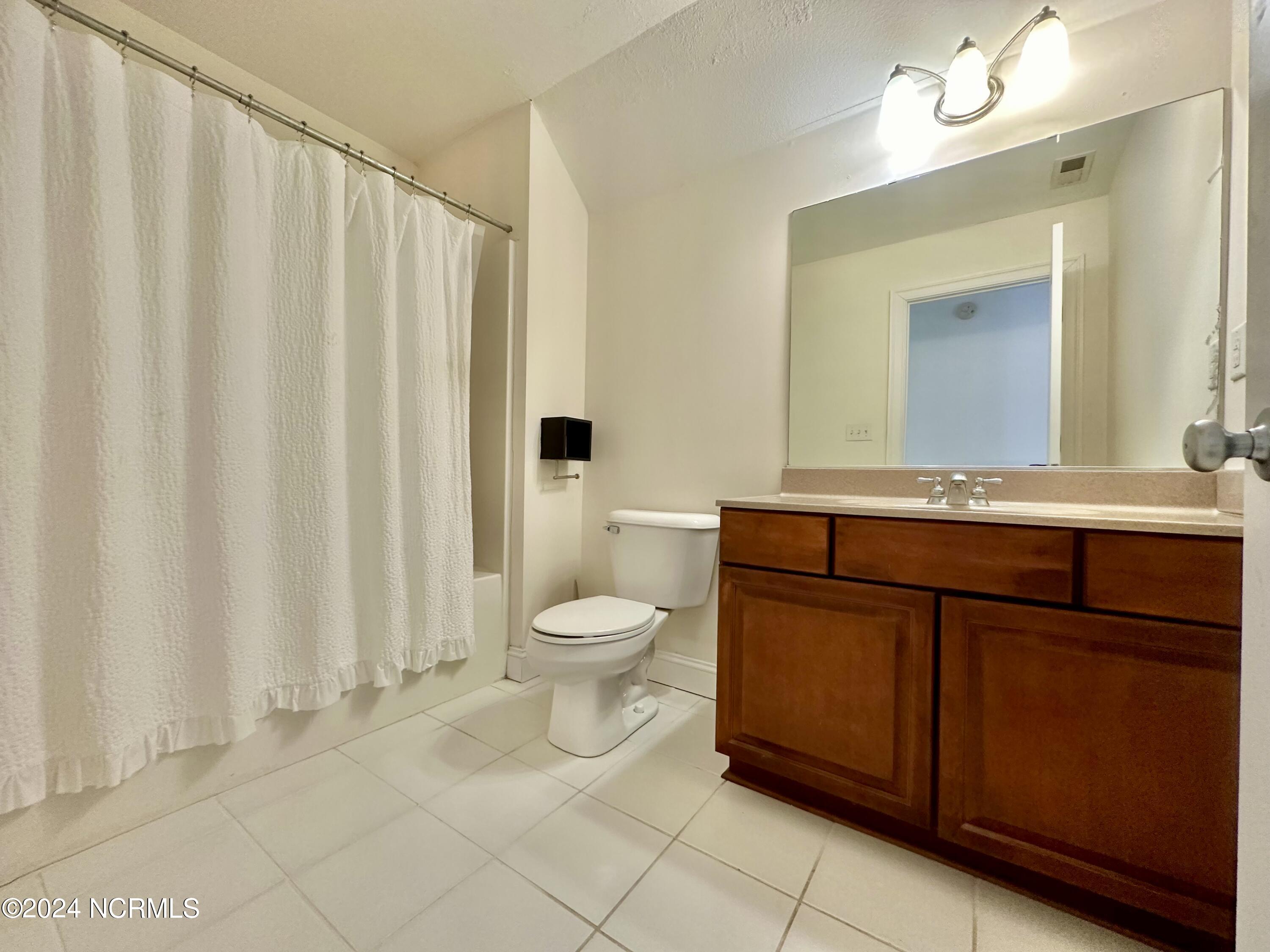 1213 Brickhouse Point Road Elizabeth City, NC 27909 - Photo 32 of 45 Full Bathroom