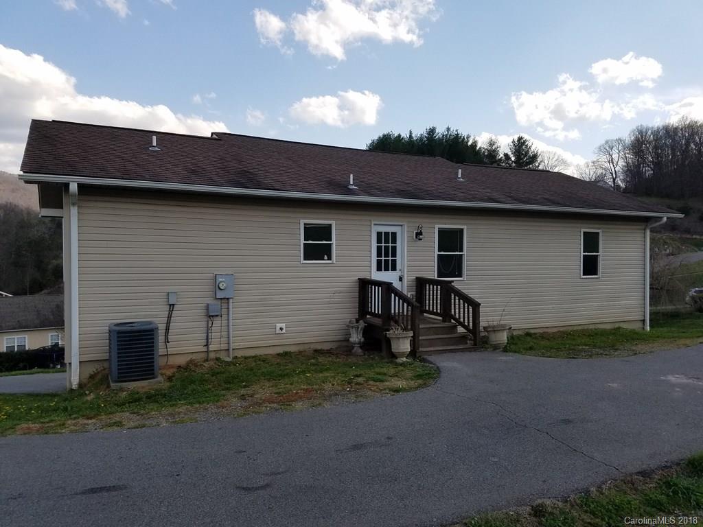 116 Barefoot Ridge Clyde, NC 28721 - Photo 2 of 12