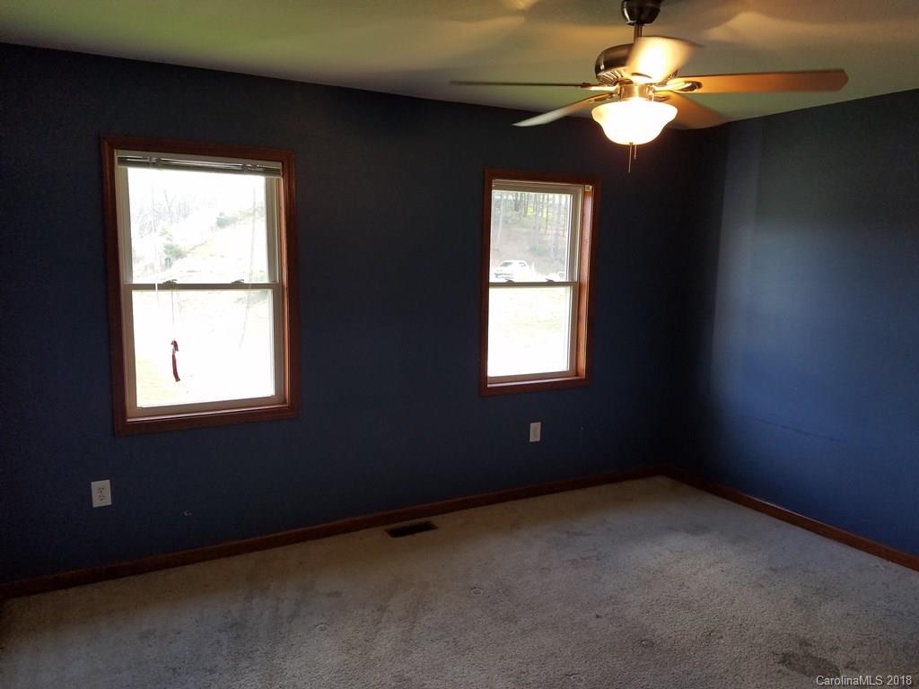 116 Barefoot Ridge Clyde, NC 28721 - Photo 8 of 12