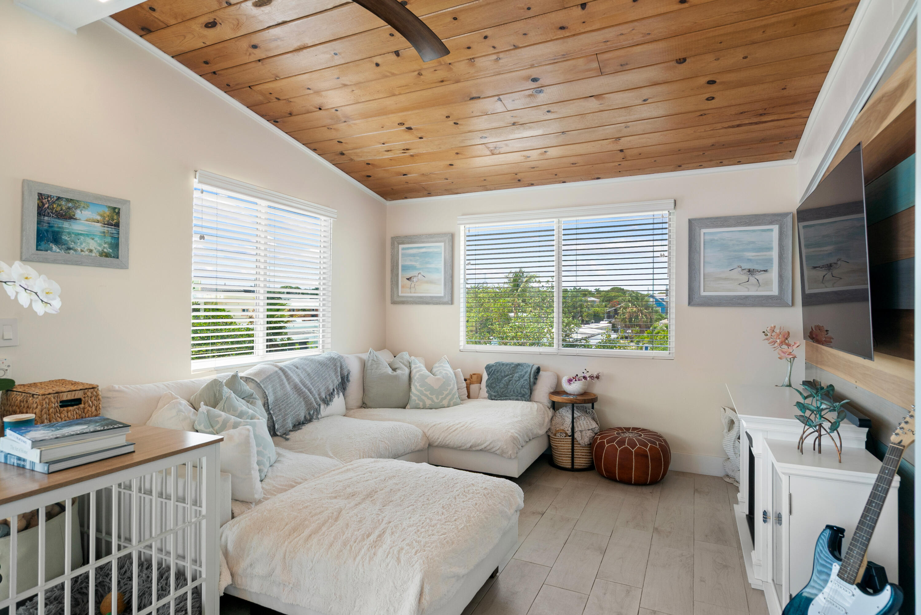 1 Snipe Road Key Largo, FL 33037 - Photo 10 of 44 Living room