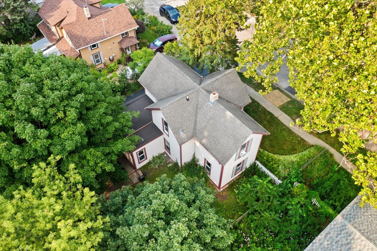 116 Spring Street Cary, IL 60013 - Photo 36 of 45 an aerial view of a house