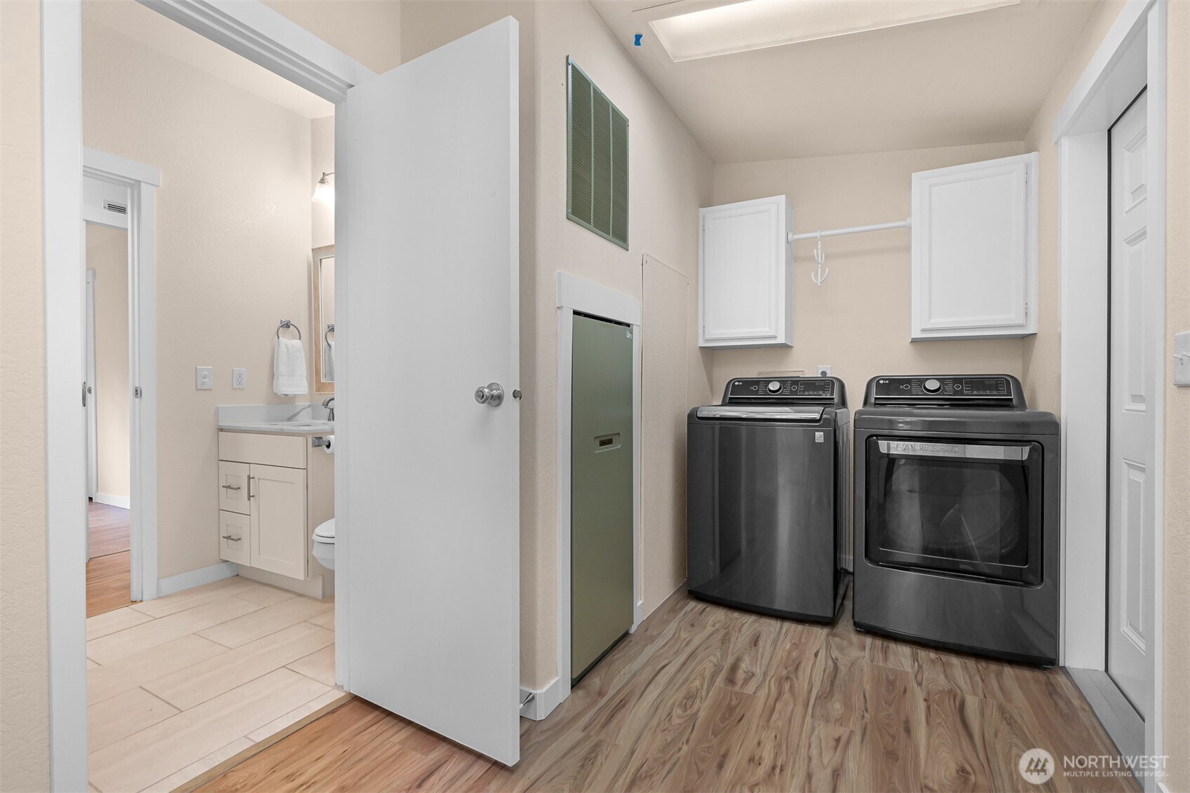6159 Cedar Lane Maple Falls, WA 98266 - Photo 12 of 31 a kitchen with a stove microwave and a refrigerator