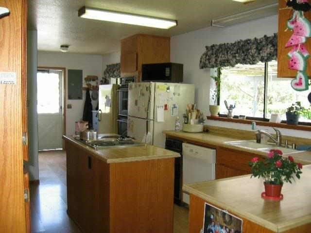 5402 Frisbee Road Montague, CA 96064 - Photo 2 of 5 Gallery Image 2