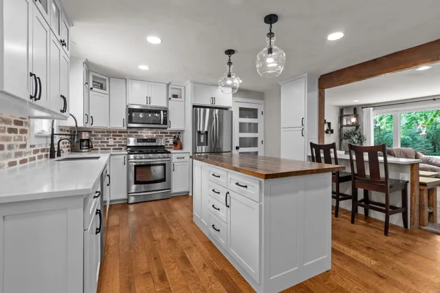 $749,900 | N222 2 Mile Road, Appleton, WI 54914