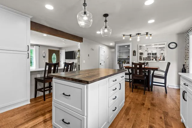 $749,900 | N222 2 Mile Road, Appleton, WI 54914