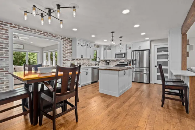 $749,900 | N222 2 Mile Road, Appleton, WI 54914