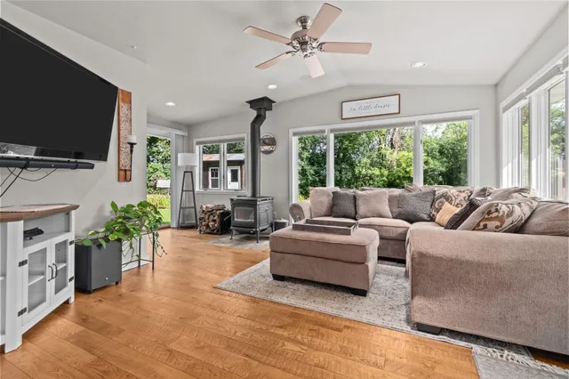 $749,900 | N222 2 Mile Road, Appleton, WI 54914