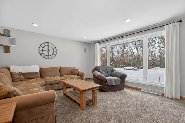 $749,900 | N222 2 Mile Road, Appleton, WI 54914