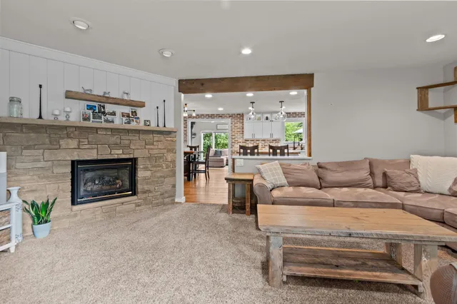 $749,900 | N222 2 Mile Road, Appleton, WI 54914