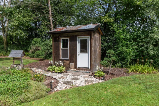 $749,900 | N222 2 Mile Road, Appleton, WI 54914