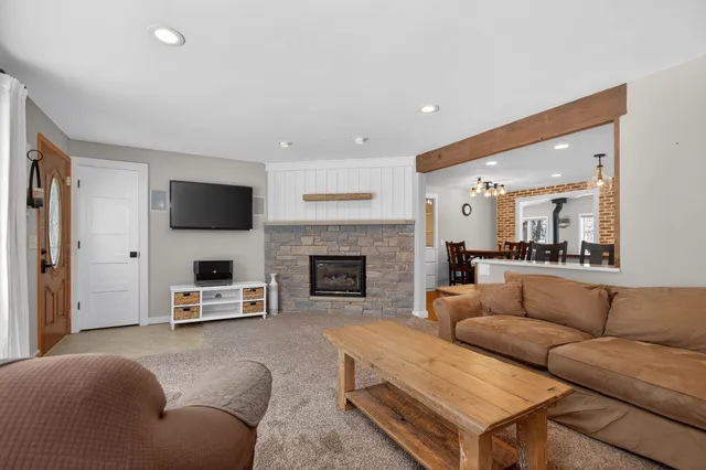 $749,900 | N222 2 Mile Road, Appleton, WI 54914