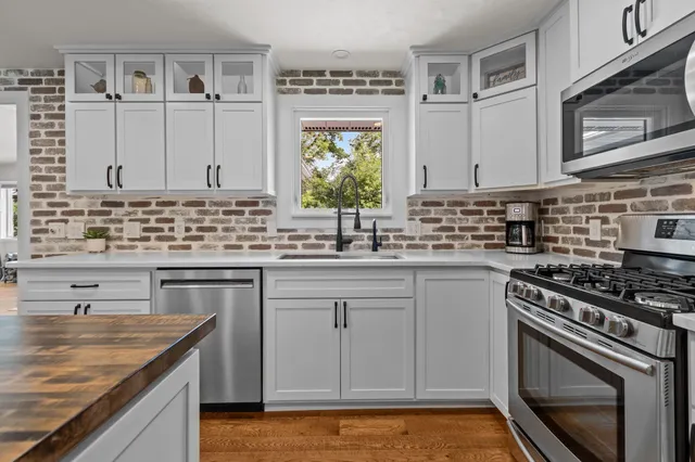 $749,900 | N222 2 Mile Road, Appleton, WI 54914