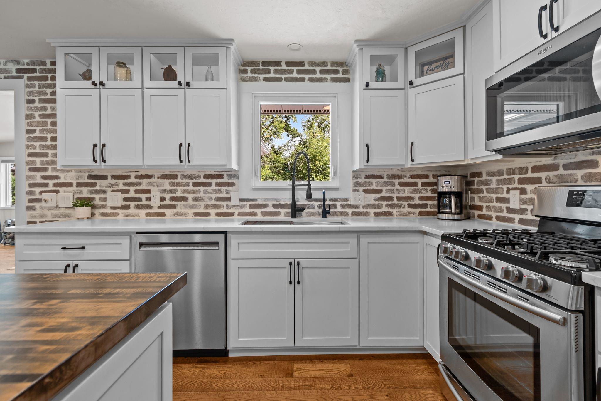 N222 2 Mile Road Appleton, WI 54914 - Photo 10 of 69