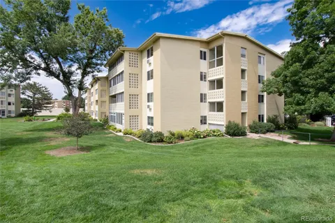 $210,000 | 9380 Center Avenue, Unit 3D, Denver, CO 80247
