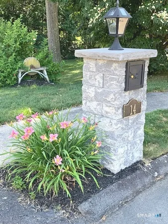 $539,900 | 14 Deer Park Road, Bristol, CT 06010