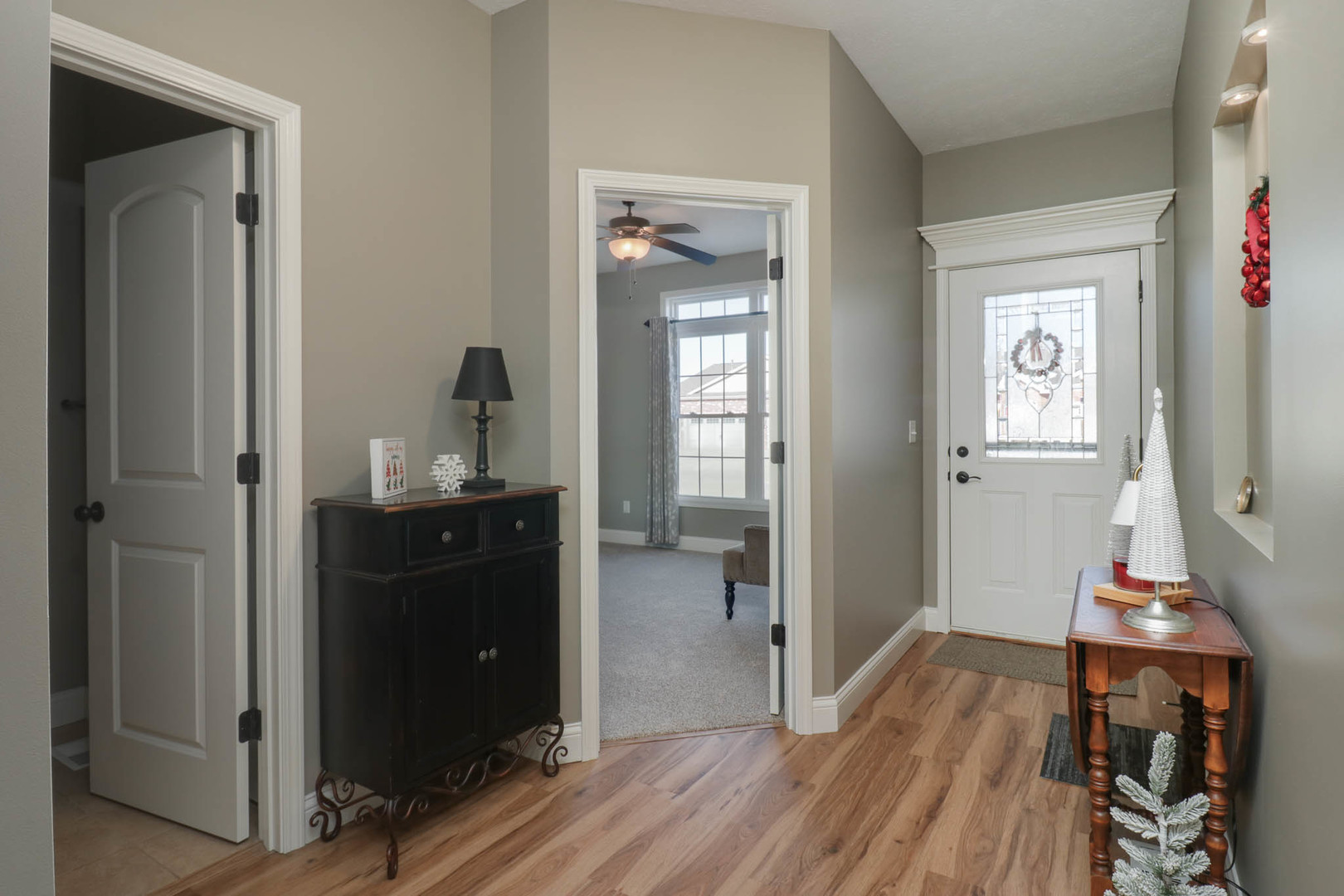 54 Yukon Circle Bloomington, IL 61705 - Photo 3 of 46