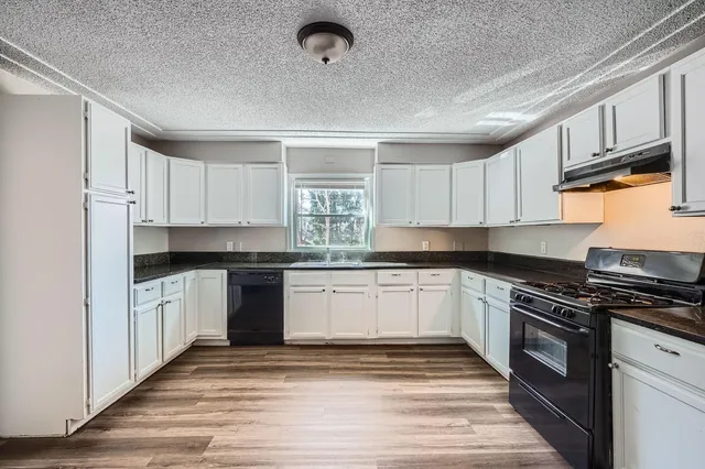 $2,899 | 707 Jenks Avenue East, St. Paul, MN 55106