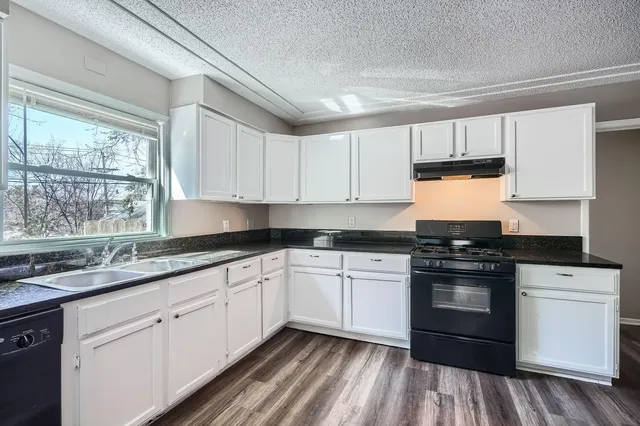 $2,899 | 707 Jenks Avenue East, St. Paul, MN 55106