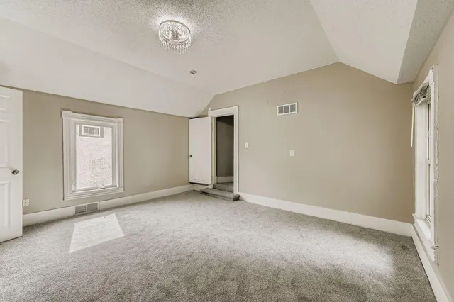 $2,899 | 707 Jenks Avenue East, St. Paul, MN 55106