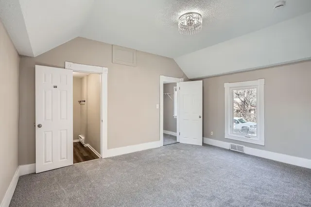 $2,899 | 707 Jenks Avenue East, St. Paul, MN 55106