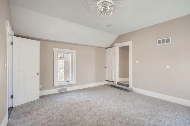 $2,899 | 707 Jenks Avenue East, St. Paul, MN 55106