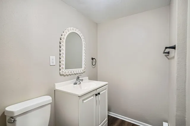 $2,899 | 707 Jenks Avenue East, St. Paul, MN 55106