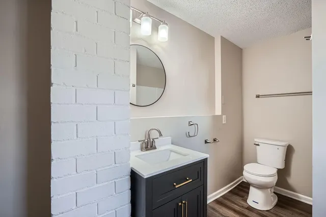 $2,899 | 707 Jenks Avenue East, St. Paul, MN 55106