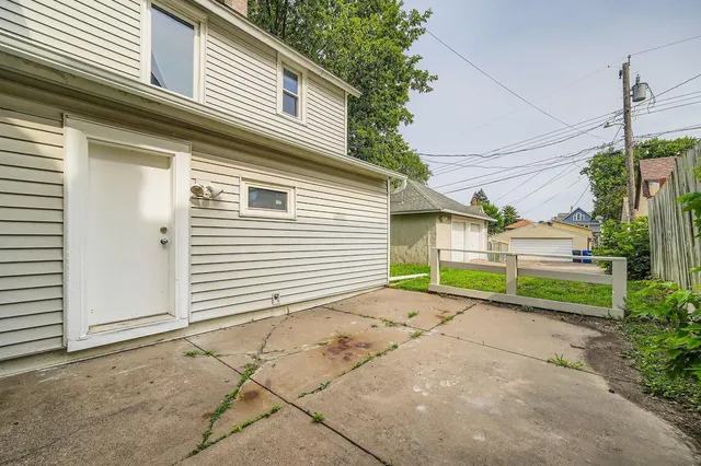 $2,899 | 707 Jenks Avenue East, St. Paul, MN 55106