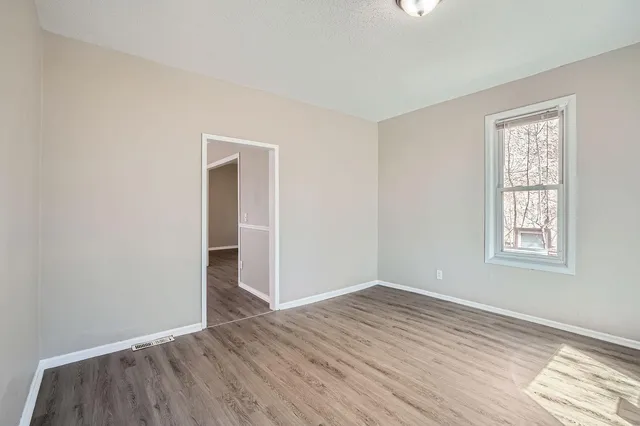 $2,899 | 707 Jenks Avenue East, St. Paul, MN 55106