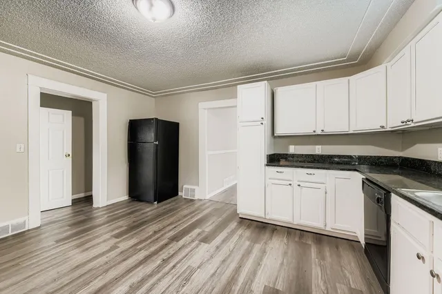 $2,899 | 707 Jenks Avenue East, St. Paul, MN 55106