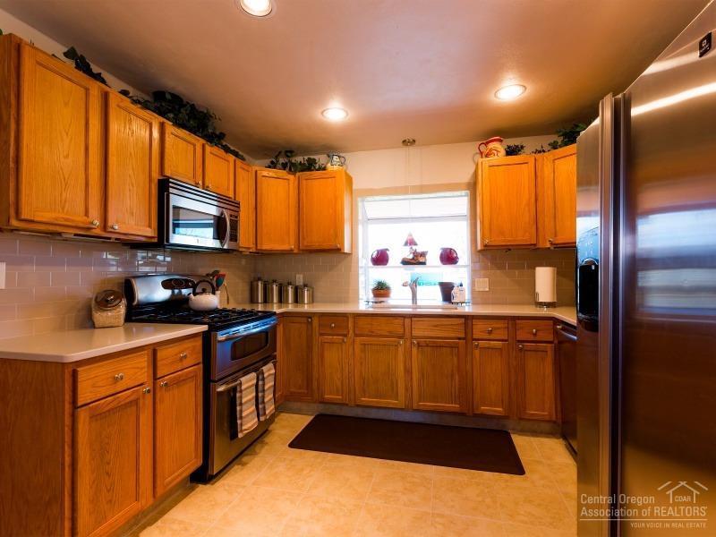 61408 Southwest Blakely Road Bend, OR 97702 - Photo 6 of 24 Additional Photo