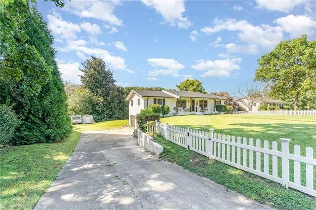 $290,000 | 2606 Wexford Place, High Point, NC 27265