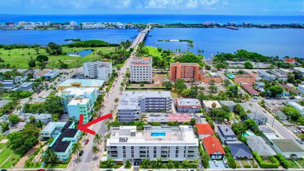 $2,250 | 112 Lake Avenue, Unit 5, Lake Worth Beach, FL 33460