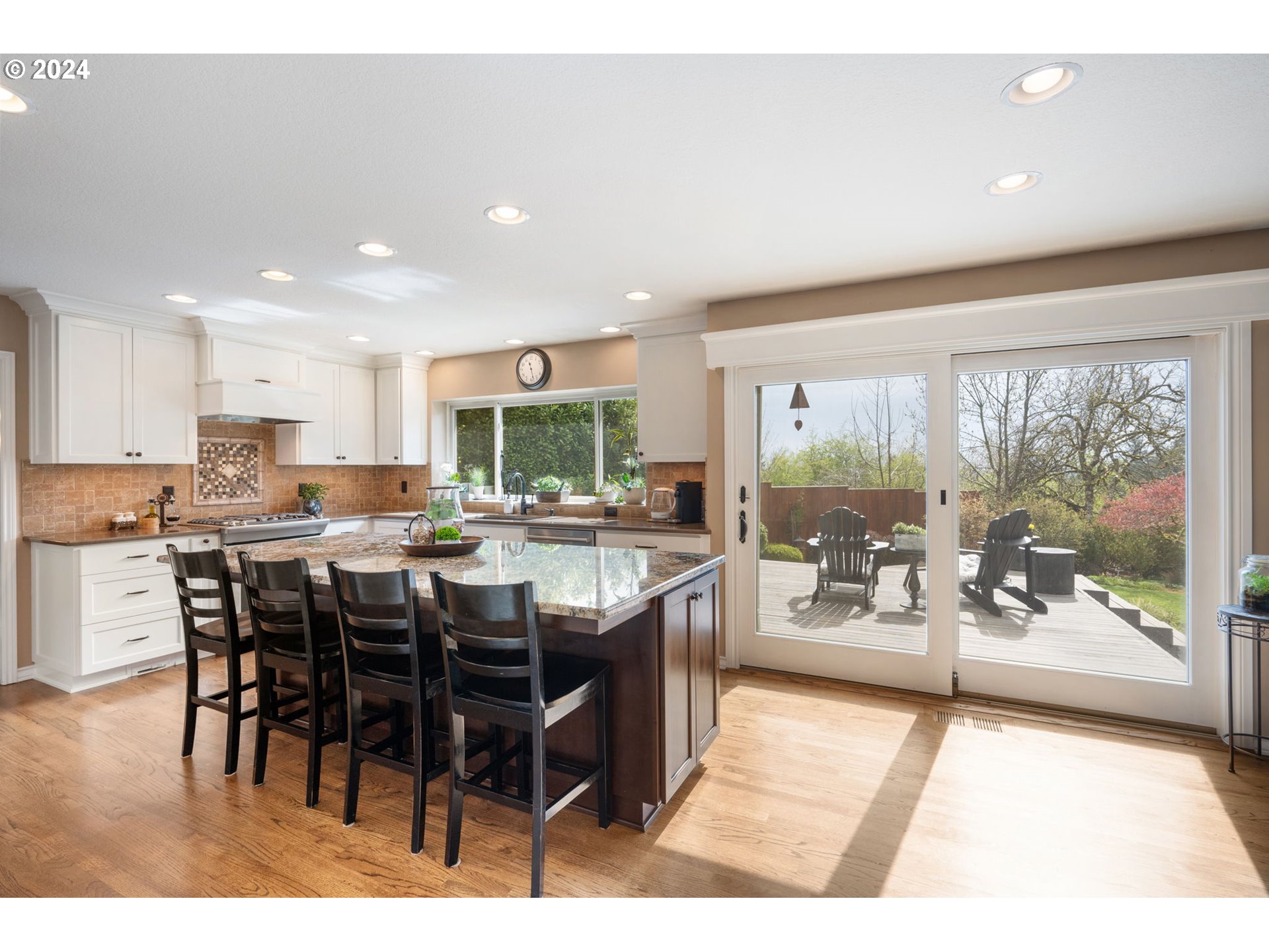 17060 Southwest Weir Road Beaverton, OR 97007 - Photo 13 of 44 Gallery Image 13