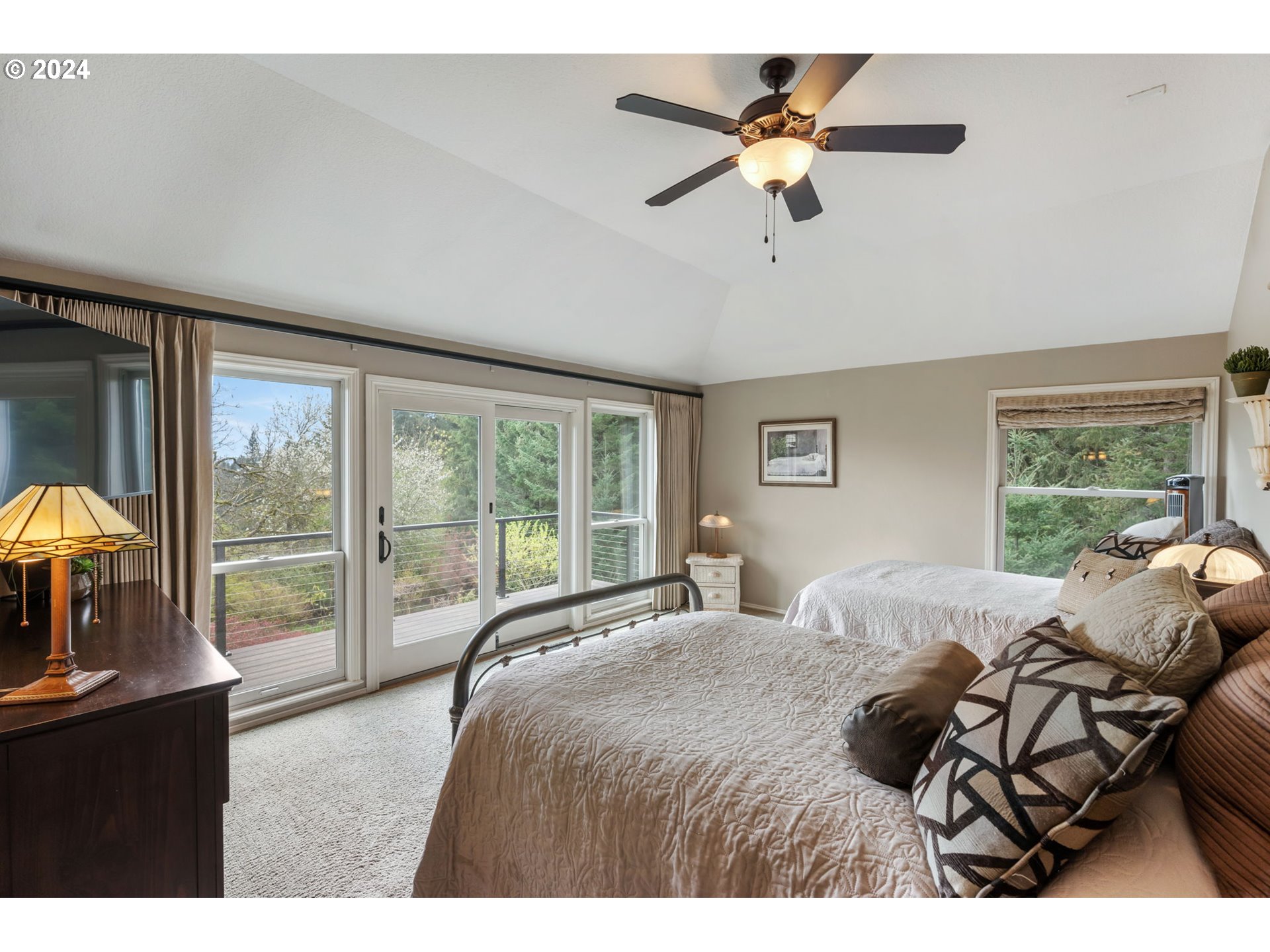 17060 Southwest Weir Road Beaverton, OR 97007 - Photo 19 of 44 Gallery Image 19