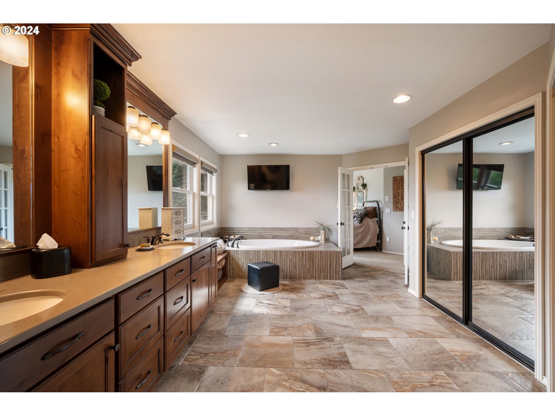 17060 Southwest Weir Road Beaverton, OR 97007 - Photo 23 of 44 Gallery Image 23