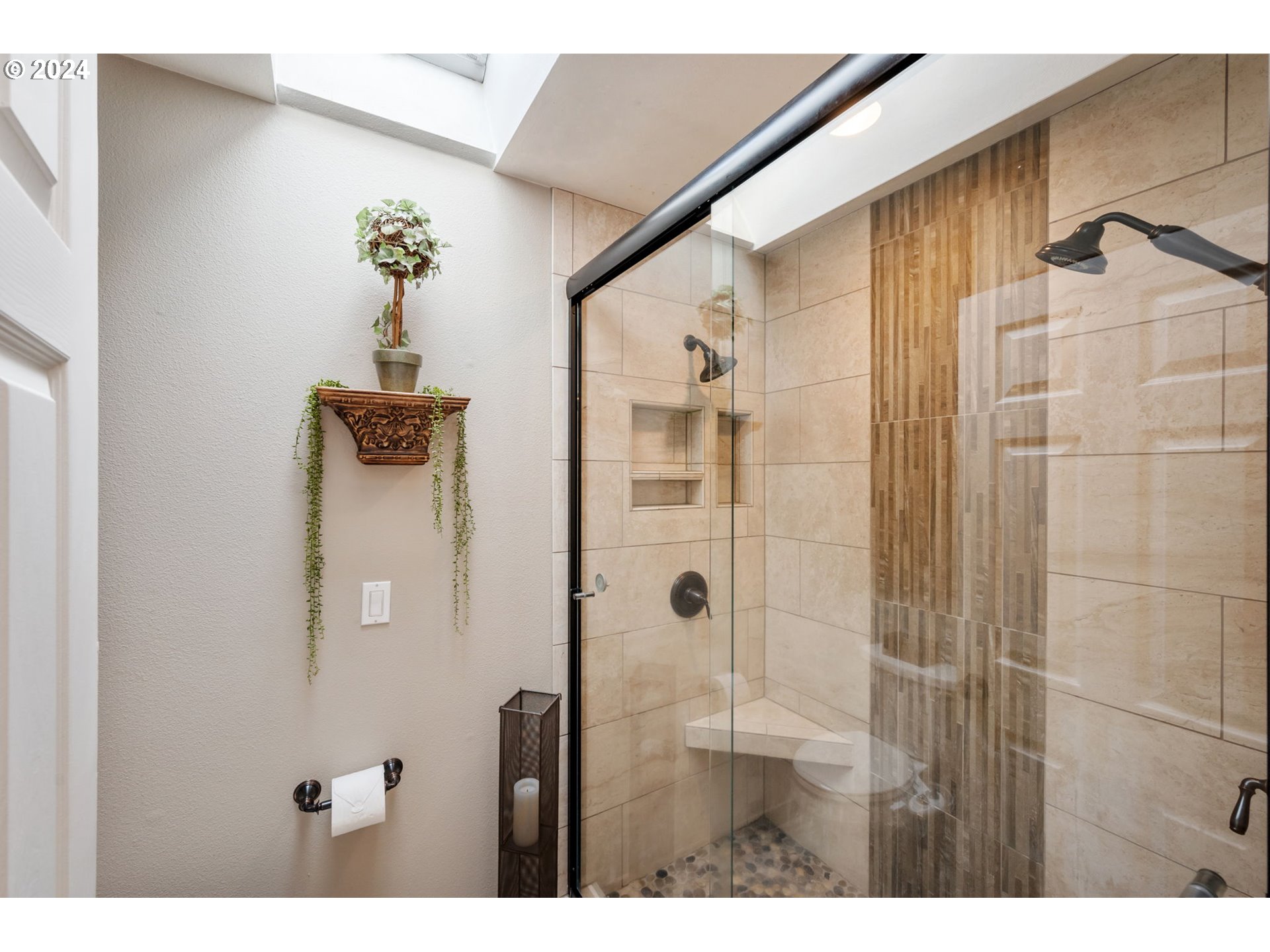 17060 Southwest Weir Road Beaverton, OR 97007 - Photo 26 of 44 Gallery Image 26
