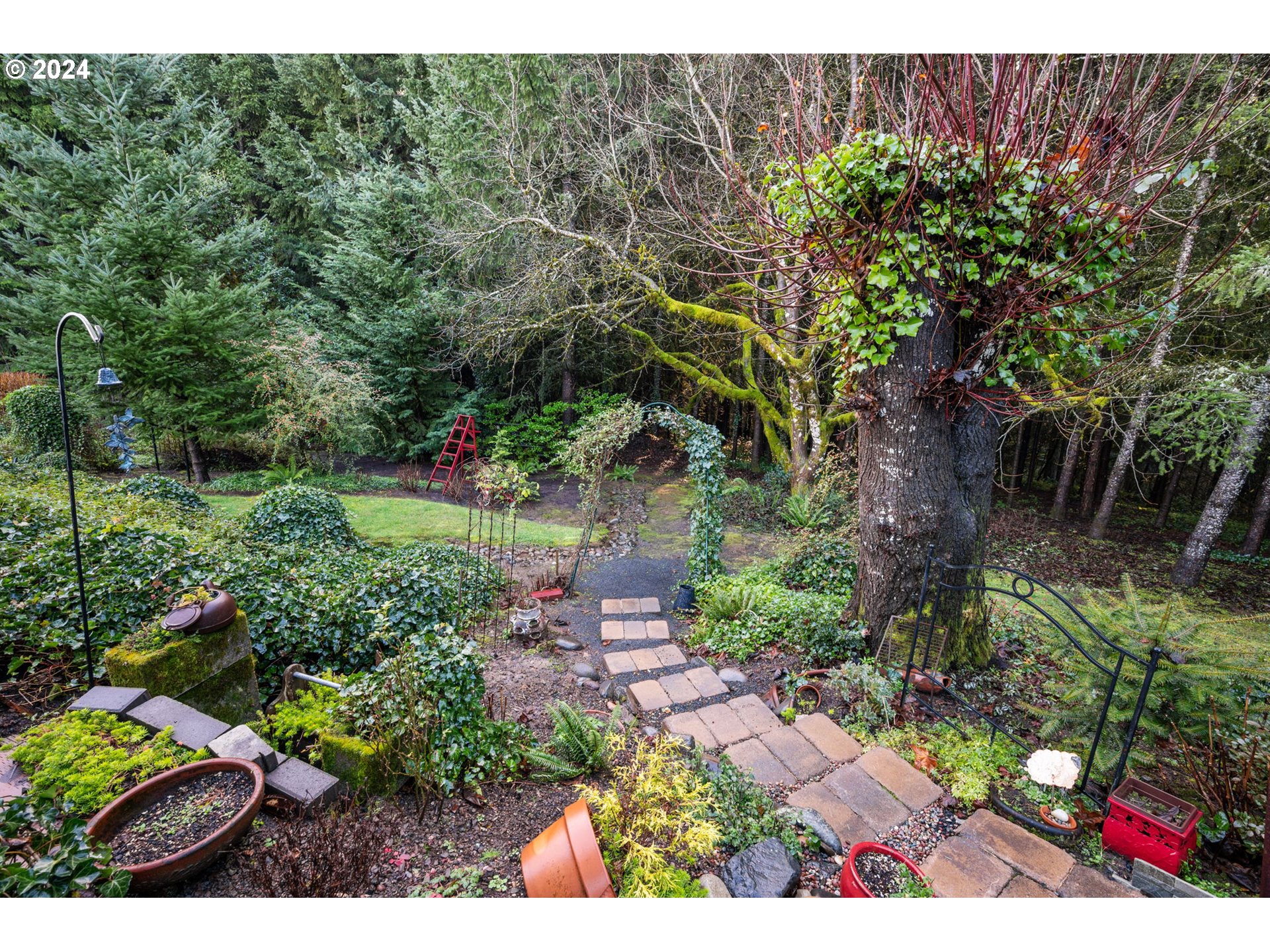 17060 Southwest Weir Road Beaverton, OR 97007 - Photo 36 of 44 Gallery Image 36