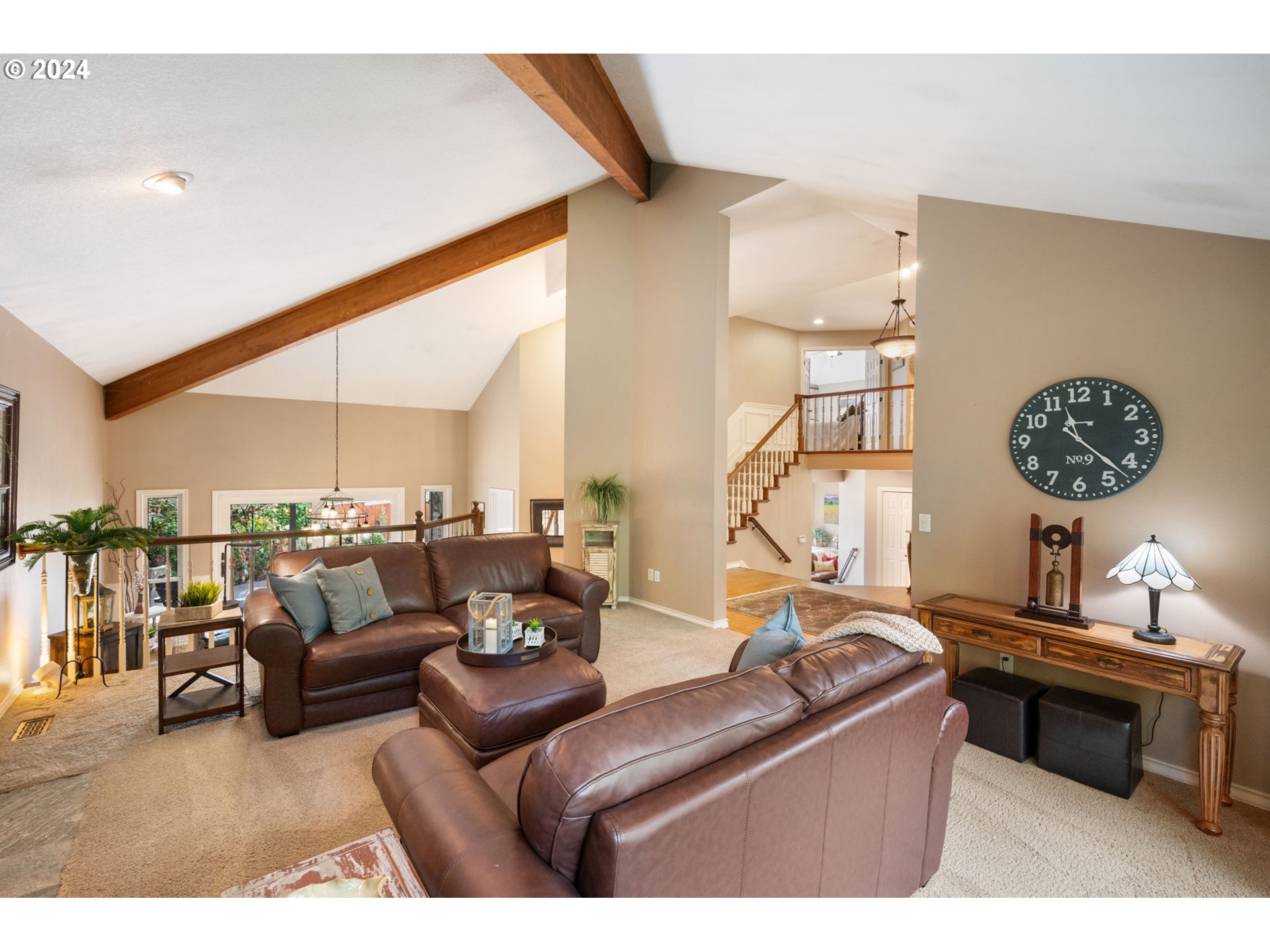 17060 Southwest Weir Road Beaverton, OR 97007 - Photo 6 of 44 Gallery Image 6
