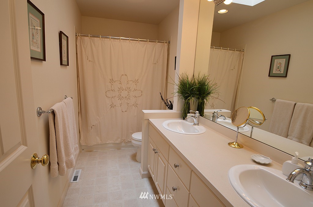 20805 40th Drive Southeast Bothell, WA 98021 - Photo 12 of 15