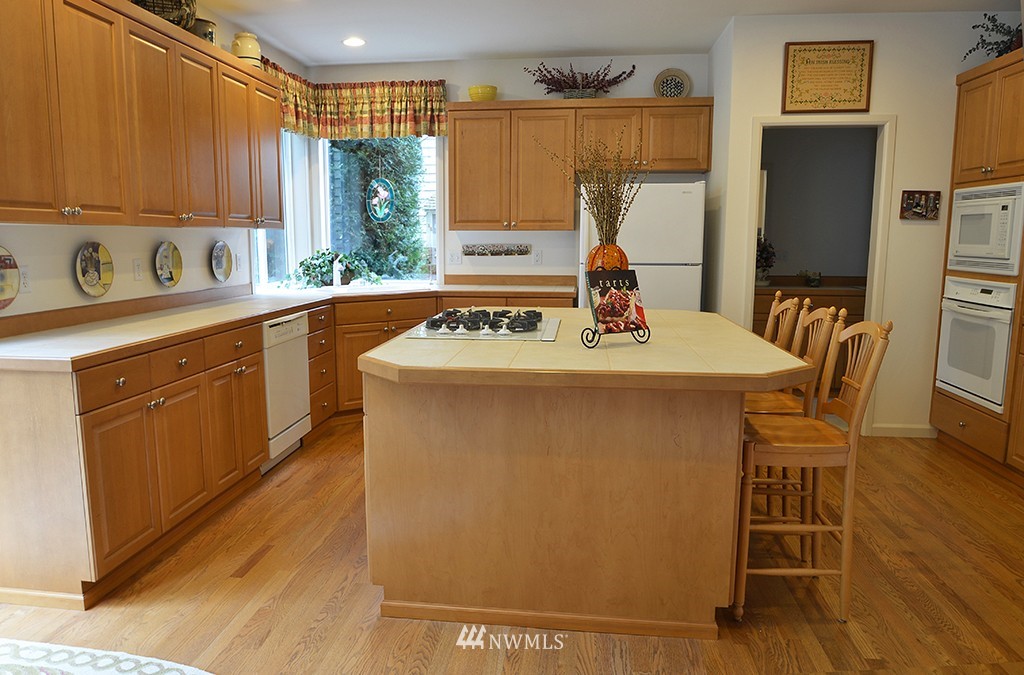 20805 40th Drive Southeast Bothell, WA 98021 - Photo 5 of 15